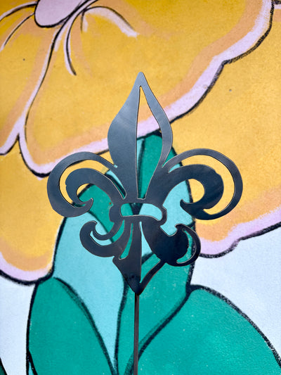 Fleur de Lis Garden Pole