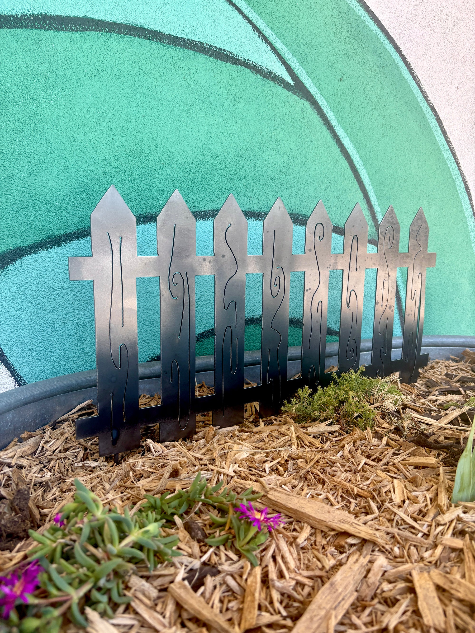 Picket Fence Garden Bed Liner
