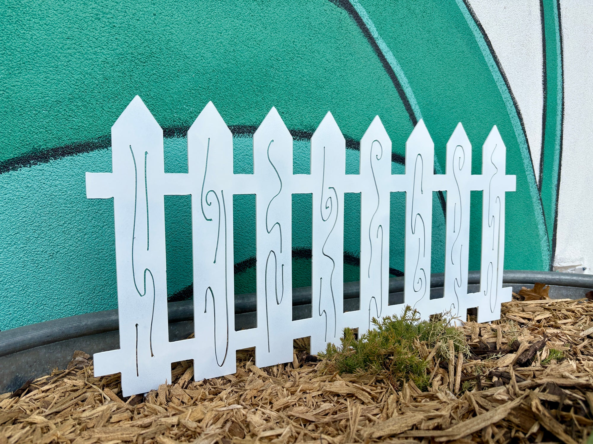Picket Fence Garden Bed Liner