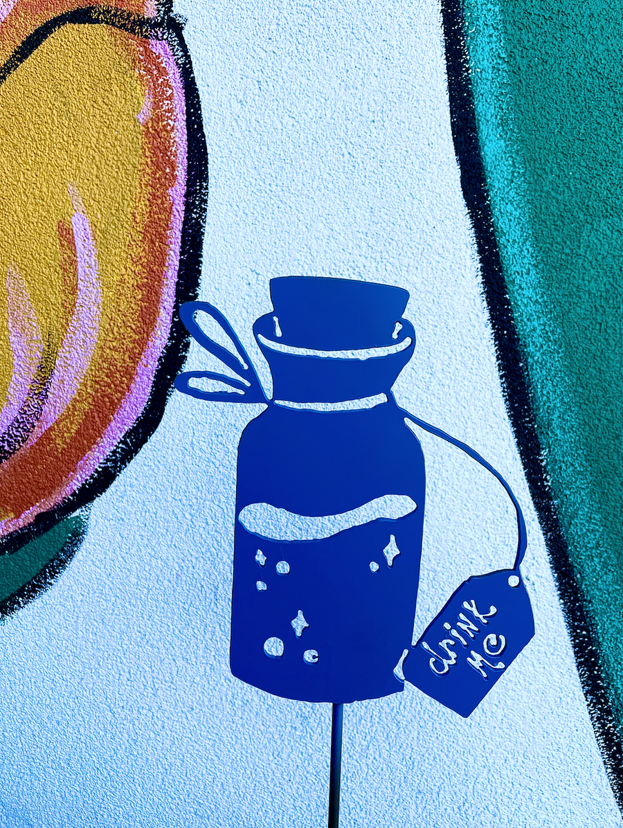 Drink me Garden Pole